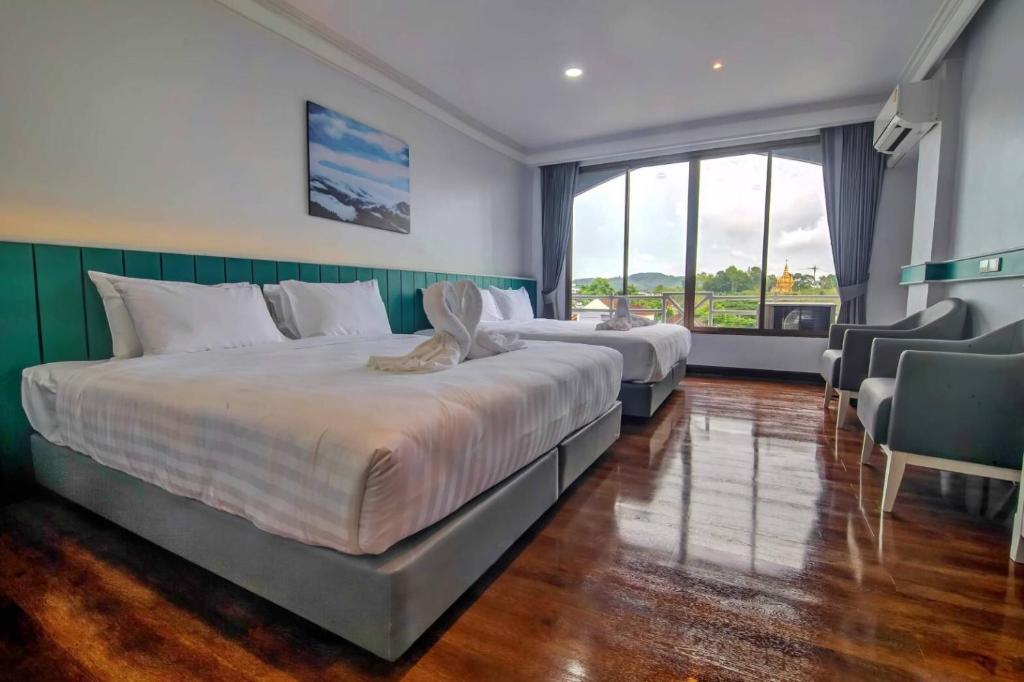Grandview Landmark Betong Hotel Room Type - Premium Quadruple Room