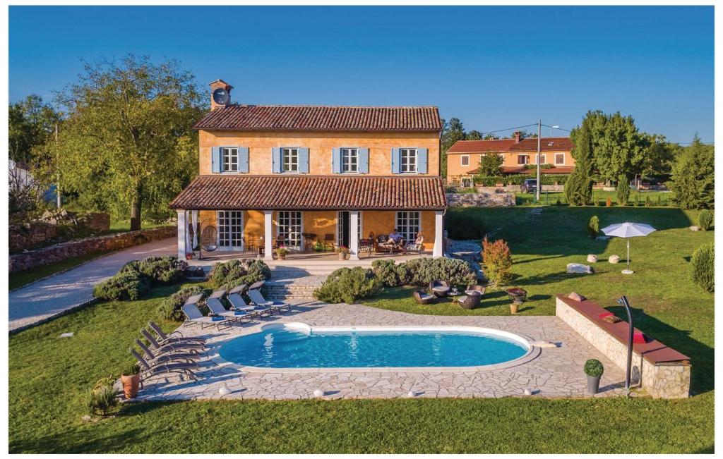Amazing Home In Poropati With 4 Bedrooms, Wifi And Outdoor Swimming Pool photo 1