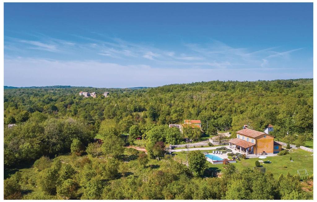 Amazing Home In Poropati With 4 Bedrooms, Wifi And Outdoor Swimming Pool photo 3