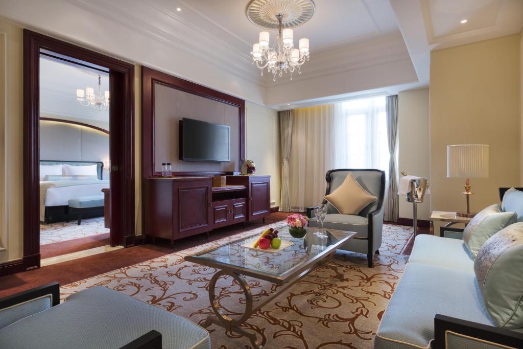 Сьюит (Улучшенный люкс INTERCONTINENTAL), InterContinental Shanghai Ruijin