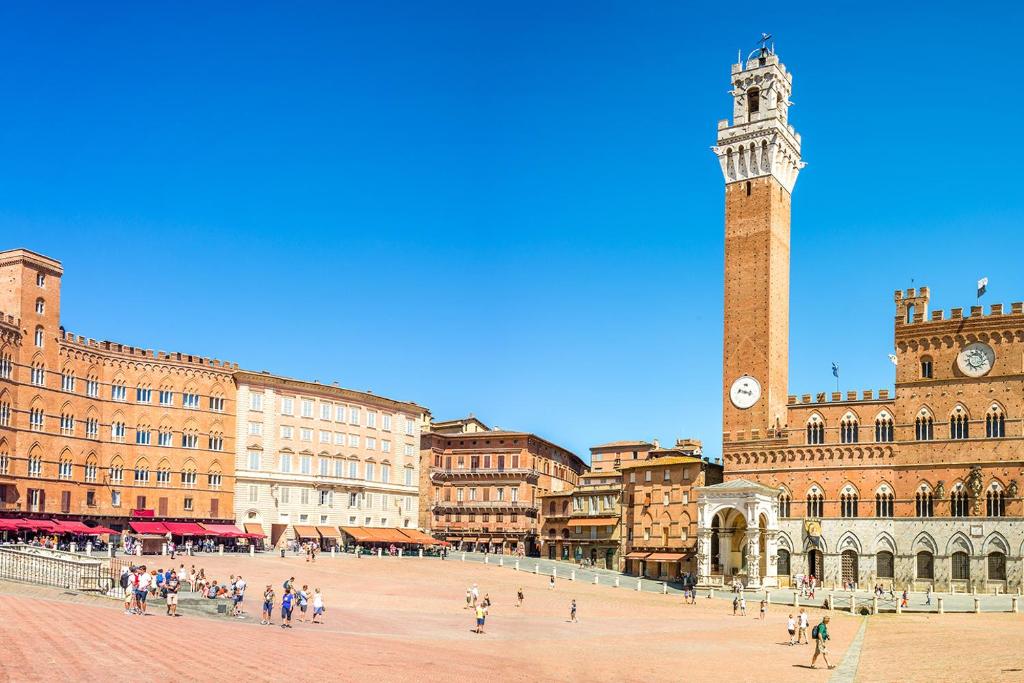Palazzo Chigi Zondadari - Tap to explore photos