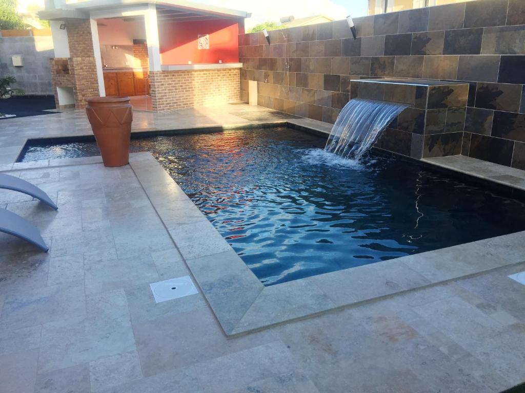 Villa de 3 chambres avec piscine privee terrasse amenagee et wifi a Saint Louis photo 1