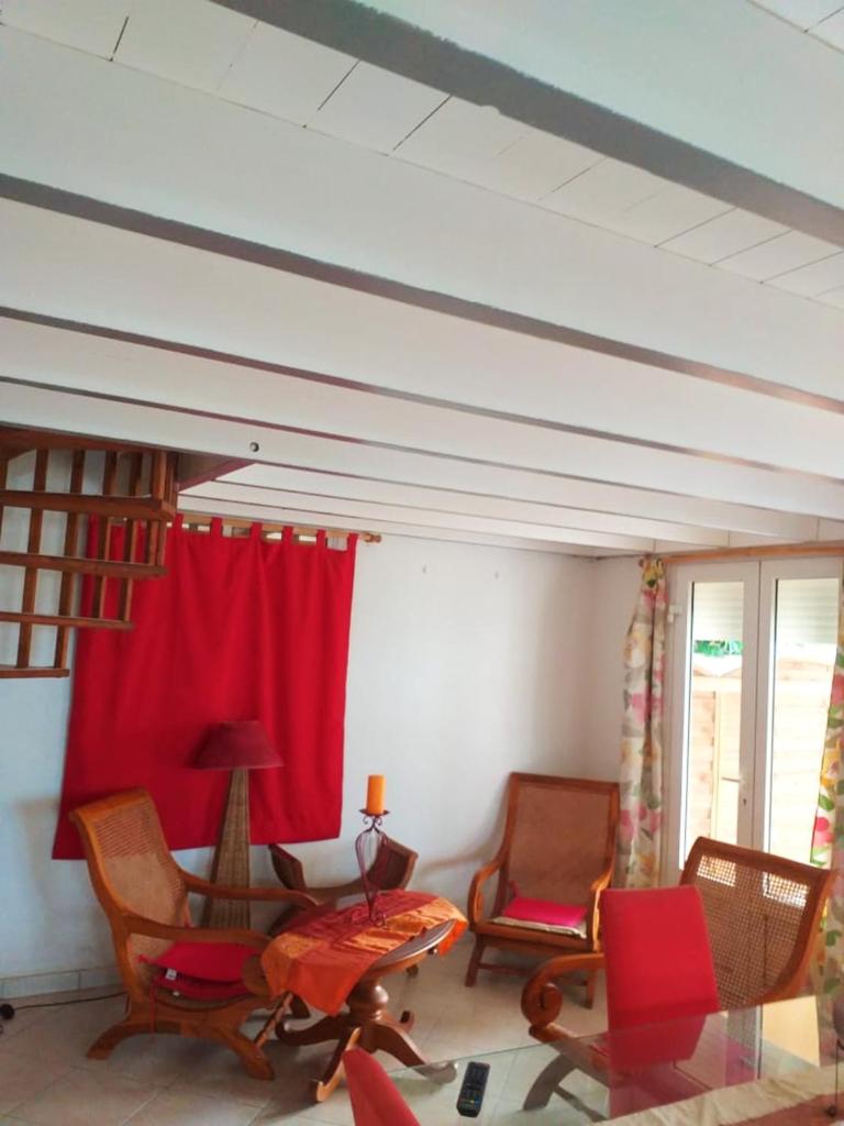 Studio avec vue sur la ville jardin et wifi a Goyave a 4 km de la plage photo 3