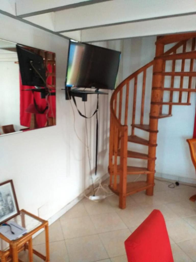 Studio avec vue sur la ville jardin et wifi a Goyave a 4 km de la plage photo 4