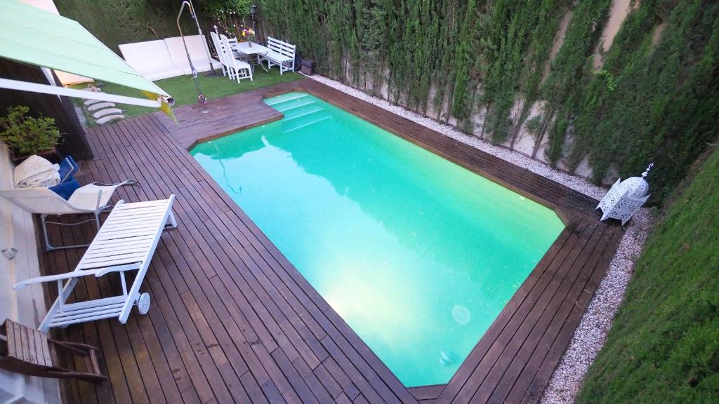 4 bedrooms villa with private pool enclosed garden and wifi at Tomares photo 2
