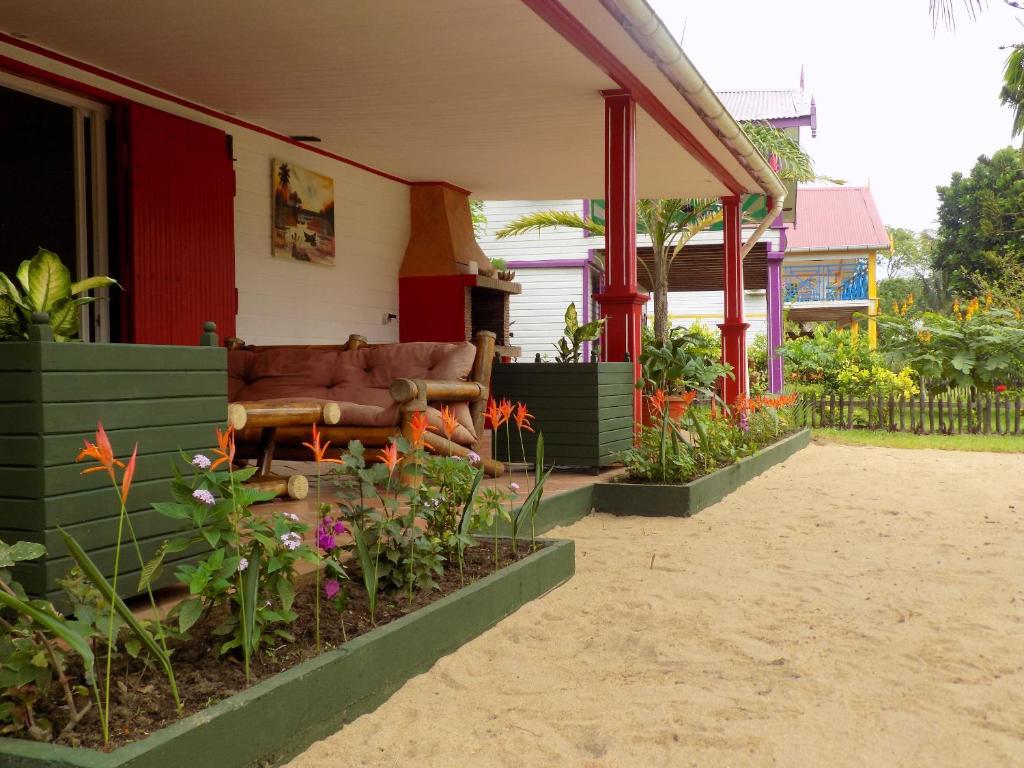 One bedroom house at Foulpointe Madagascar 10 m away from the beach with sea view enclosed garden and wifi photo 2
