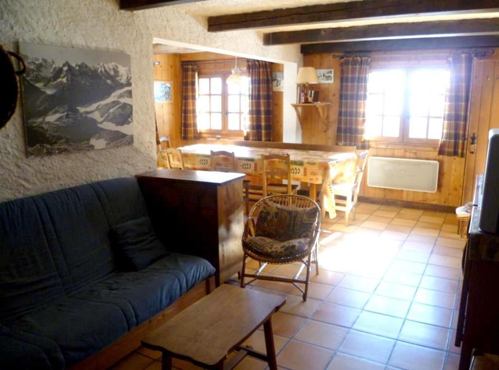 Maison de 2 chambres a Notre Dame de Bellecombe a 100 m des pistes avec jardin amenage et wifi photo 3