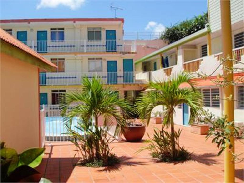 Studio a Trois ilets a 20 m de la plage avec piscine partagee jardin clos et wifi photo 2