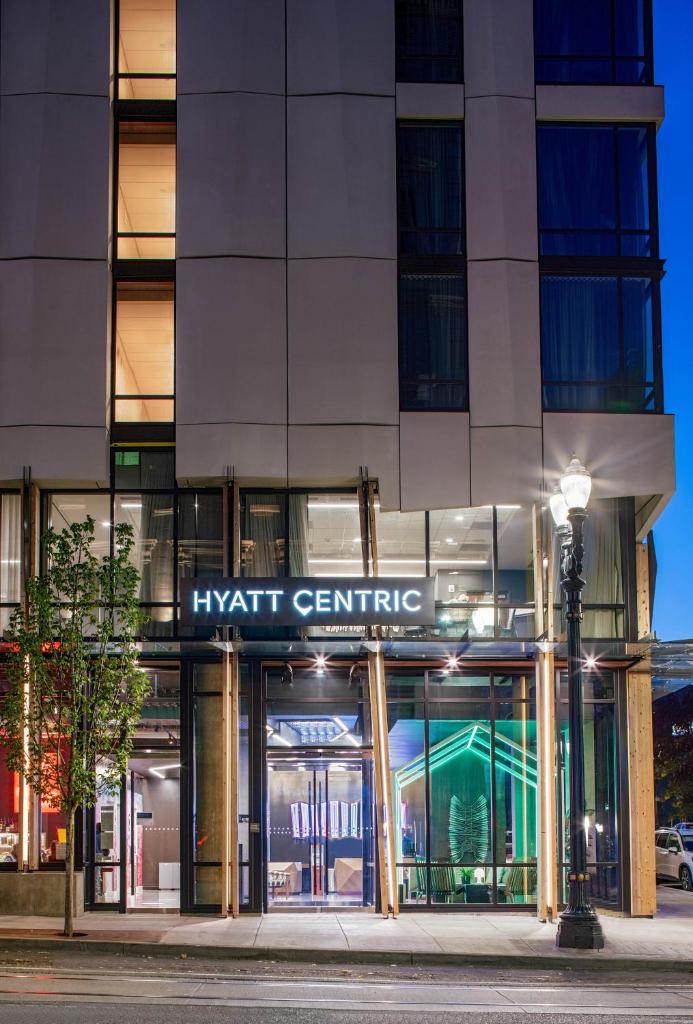 Hyatt Centric Downtown Portland - Tap to explore photos