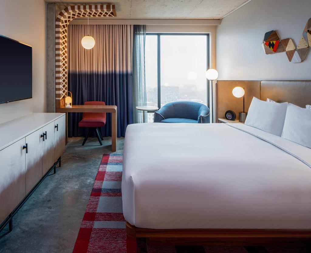 Двухместный (Номер с 1 кроватью размера «king-size» и видом на город), Hyatt Centric Downtown Portland