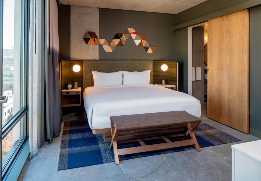 Сьюит (One Bedroom Suite | King Bed), Hyatt Centric Downtown Portland