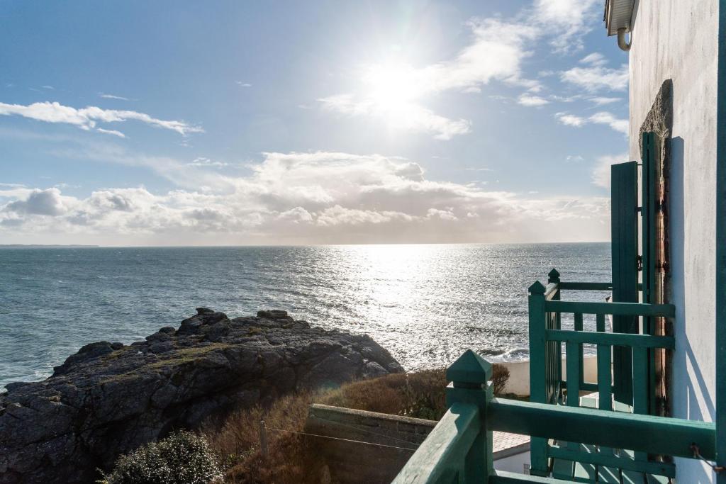 Villa des Roches - vue mer exceptionnelle photo 1