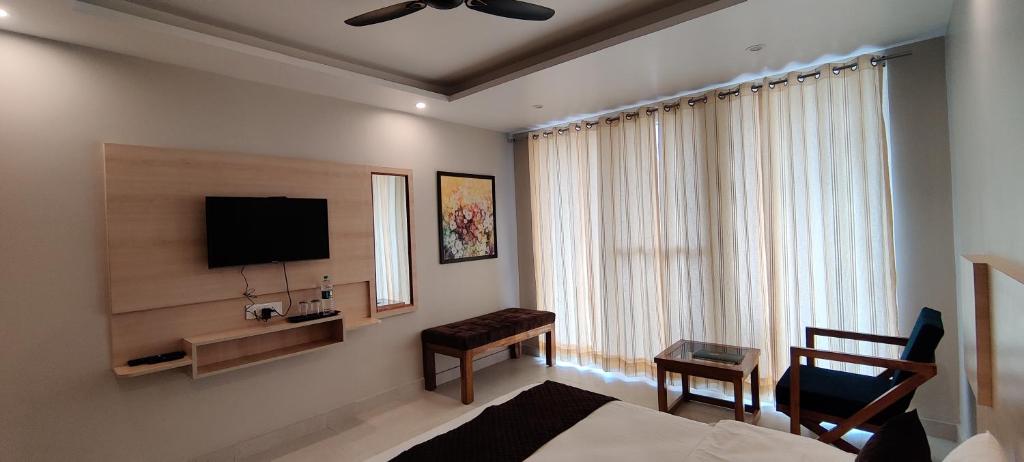 Двухместный (Улучшенный двухместный номер с 1 кроватью), Punyah Residency Rishikesh