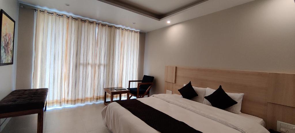 Двухместный (Улучшенный двухместный номер с 1 кроватью), Punyah Residency Rishikesh