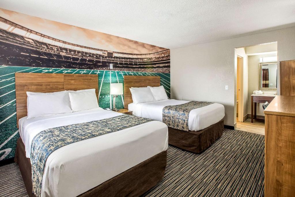 Clarion Pointe East Lansing University Area image