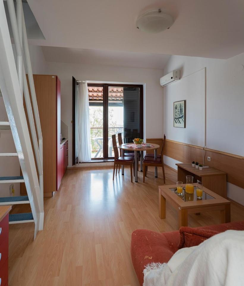 Apartments Hostin Roža Duga Uvala photo 4