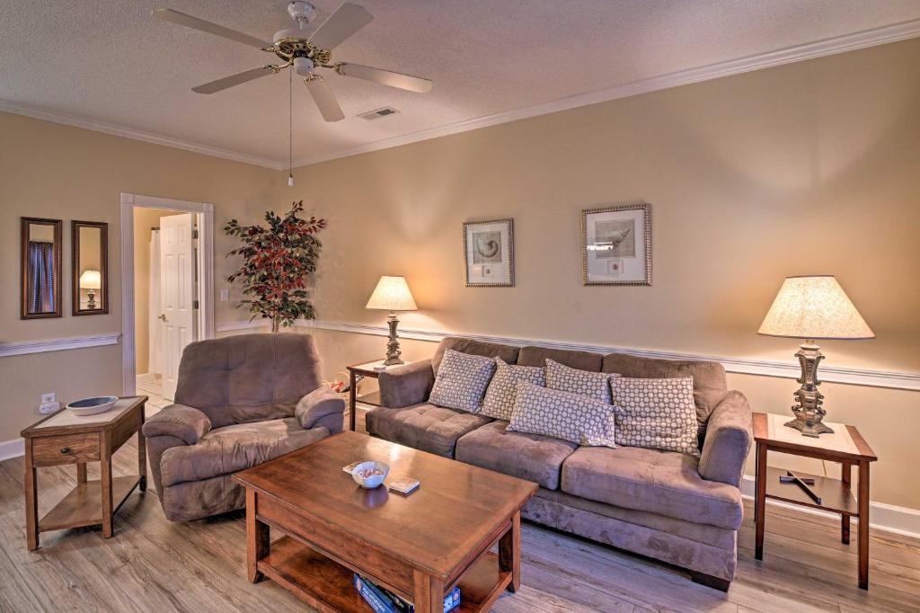 Charming Condo on Myrtlewood Golf Course with Pool! photo 3