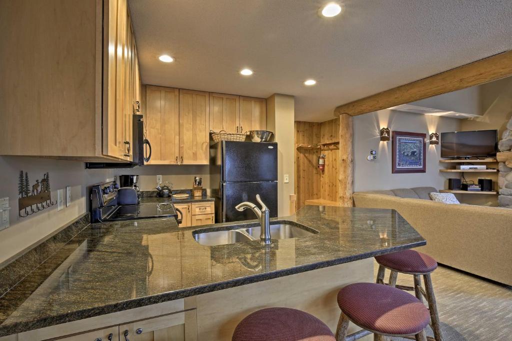 Comfy Lutsen Mountain Villa with Balcony and Grill photo 1