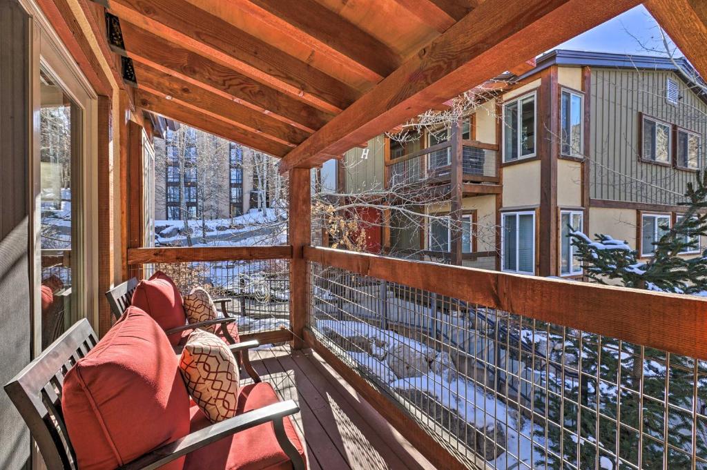 Ski-In and Out Snowmass Condo with Community Hot Tub! photo 2