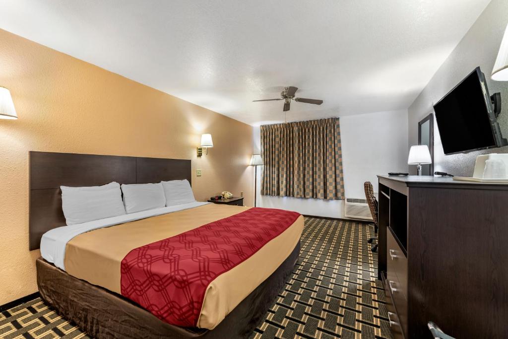 Econo Lodge La Junta photo 2