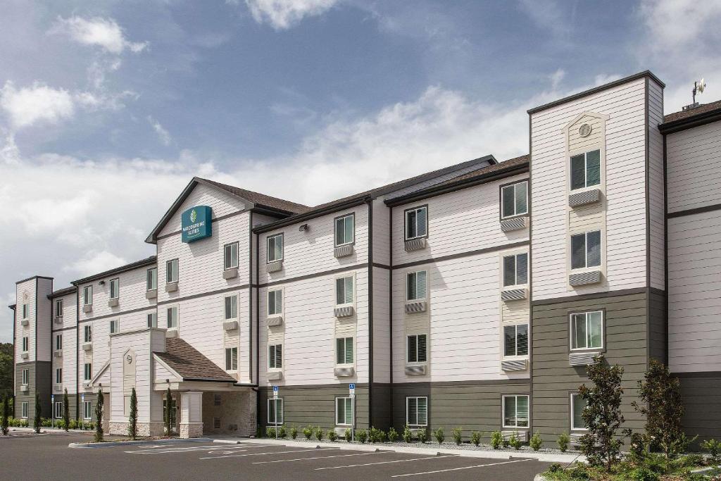 WoodSpring Suites Daytona Beach Int'l Speedway photo 2