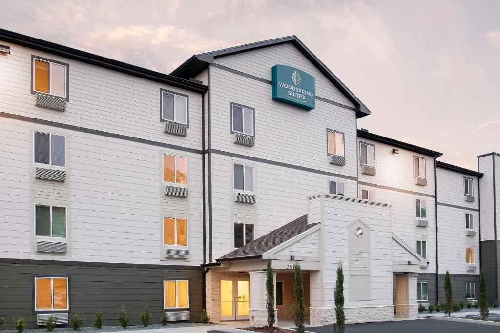 WoodSpring Suites Daytona Beach Int'l Speedway photo 1