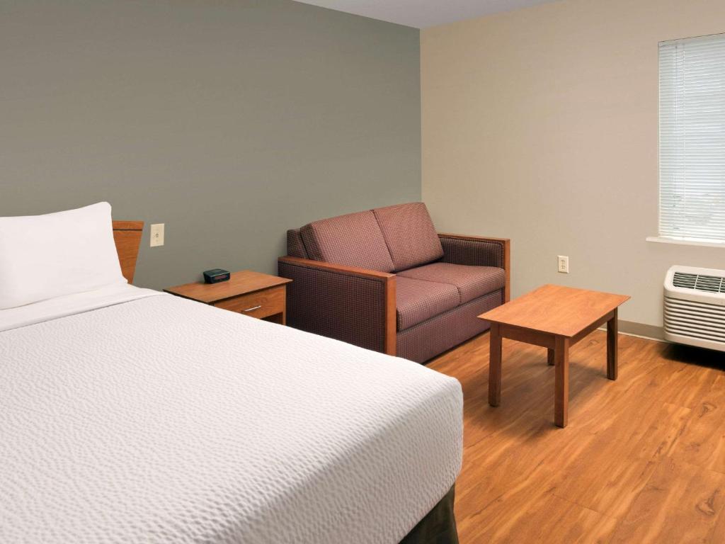 WoodSpring Suites Louisville Clarksville photo 4