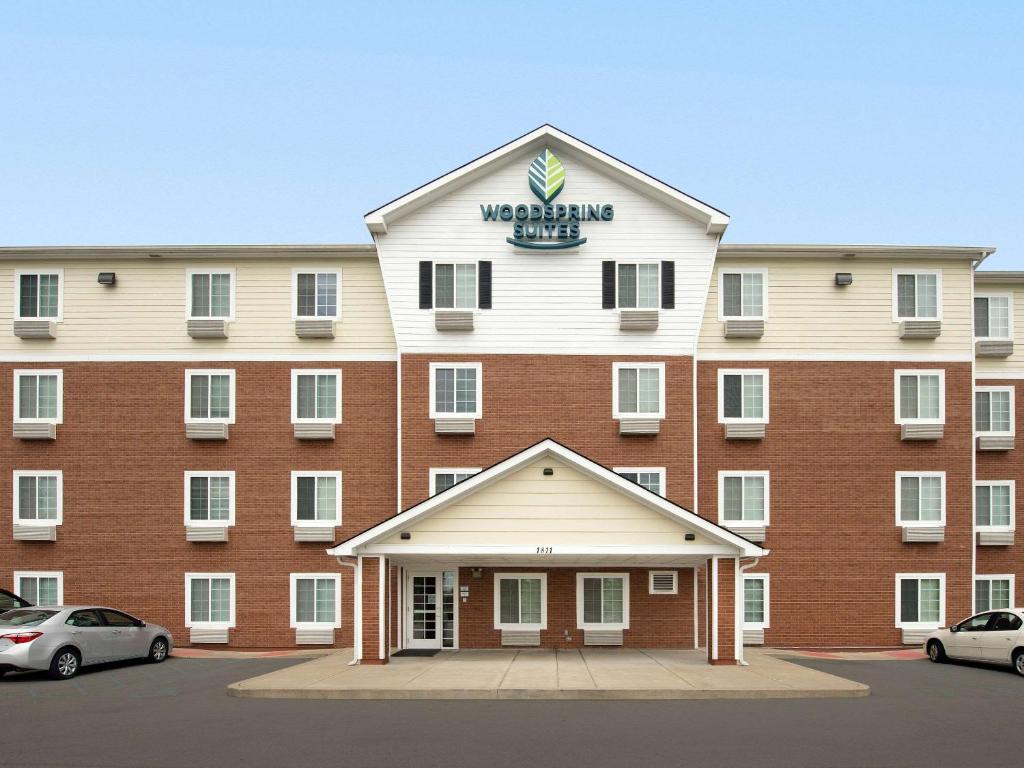 WoodSpring Suites Louisville Clarksville photo 1