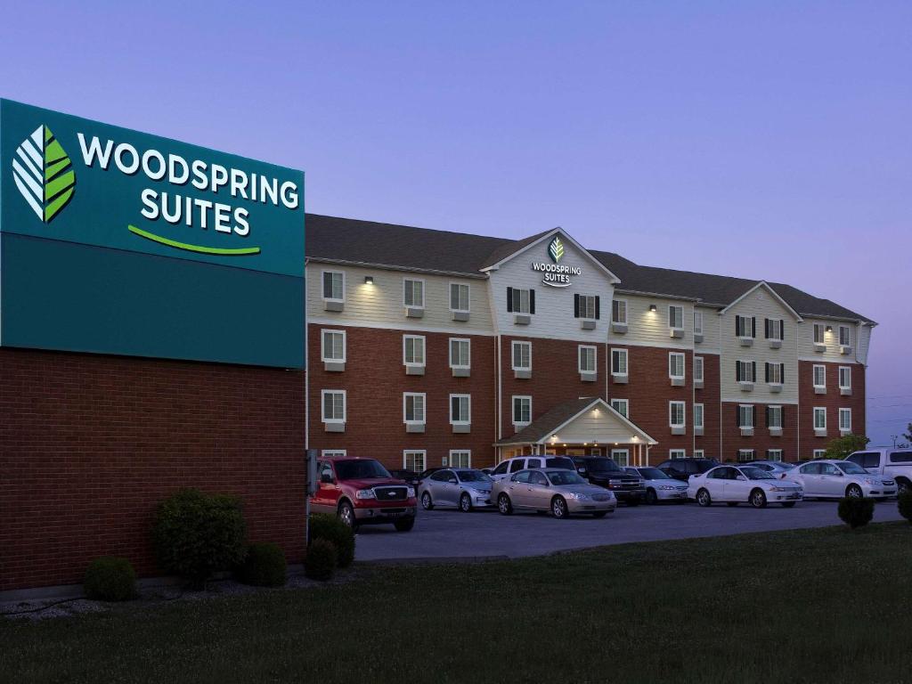 WoodSpring Suites Louisville Clarksville photo 2