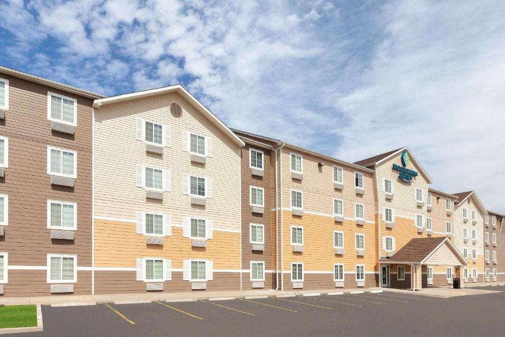 WoodSpring Suites Sioux Falls image