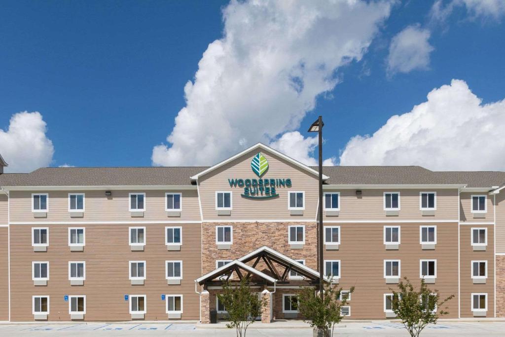WoodSpring Suites Lafayette image