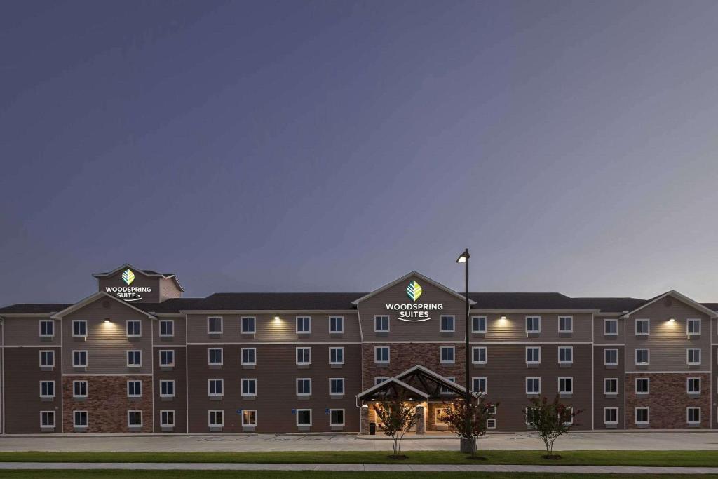 WoodSpring Suites Lafayette photo 3