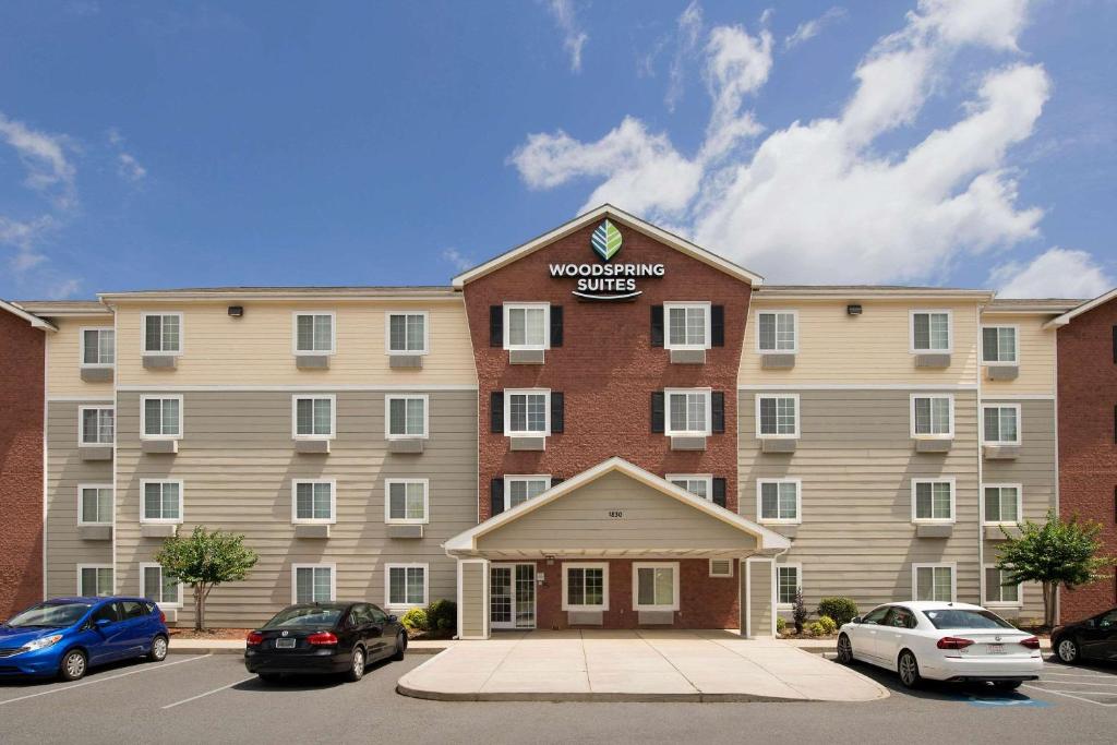 WoodSpring Suites Charlotte Gastonia image