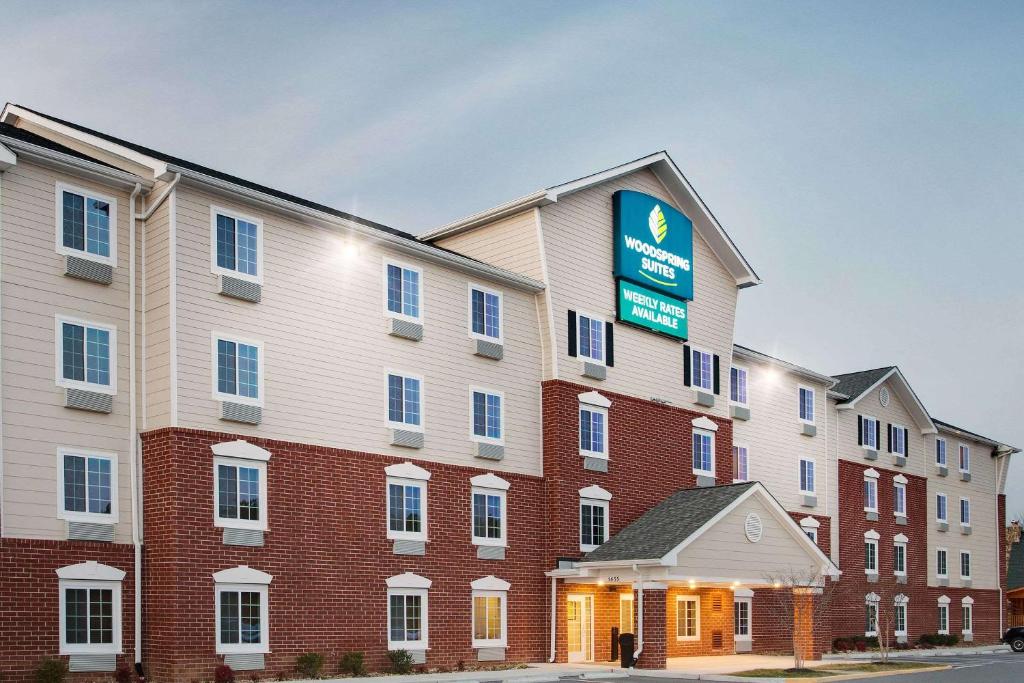 WoodSpring Suites Fredericksburg image
