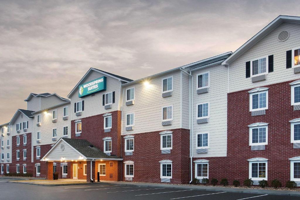 WoodSpring Suites Virginia Beach image