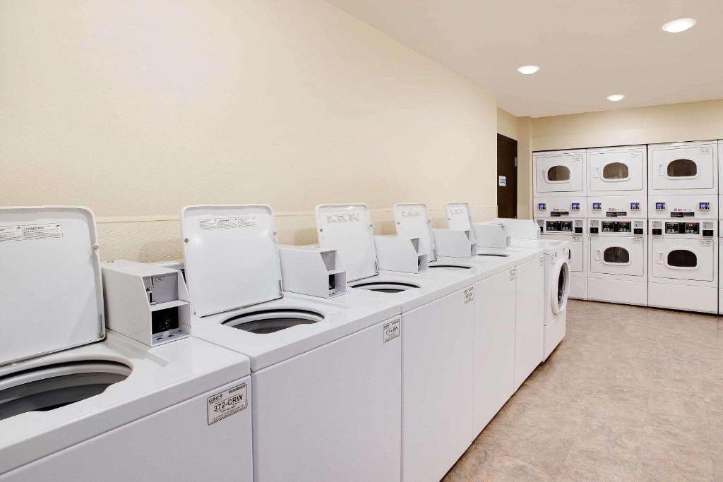WoodSpring Suites Virginia Beach photo 4
