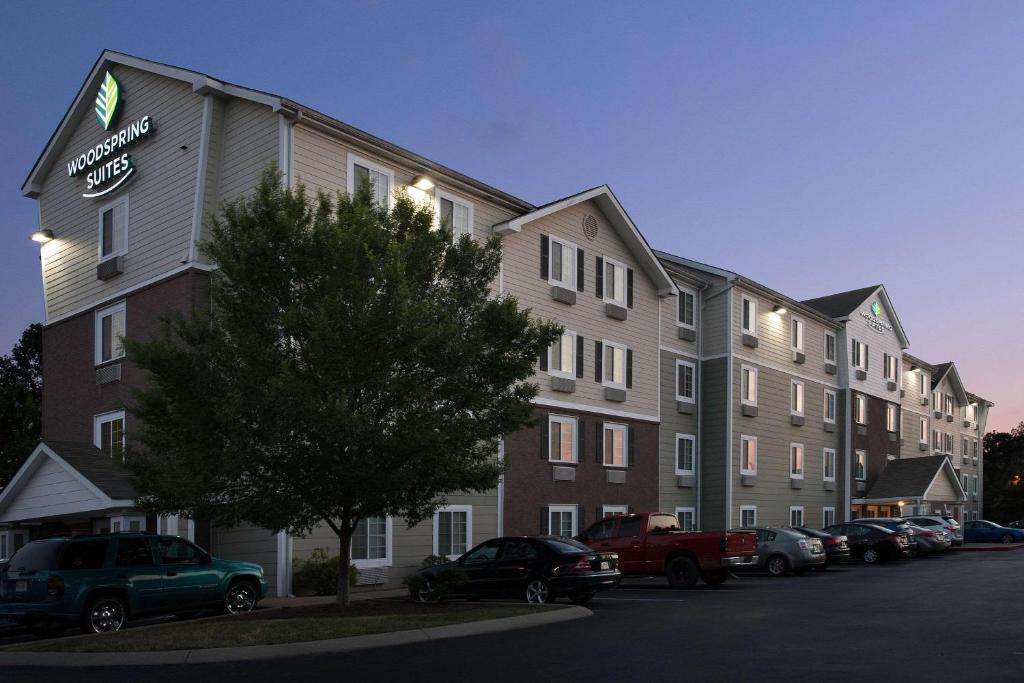 WoodSpring Suites Murfreesboro photo 2