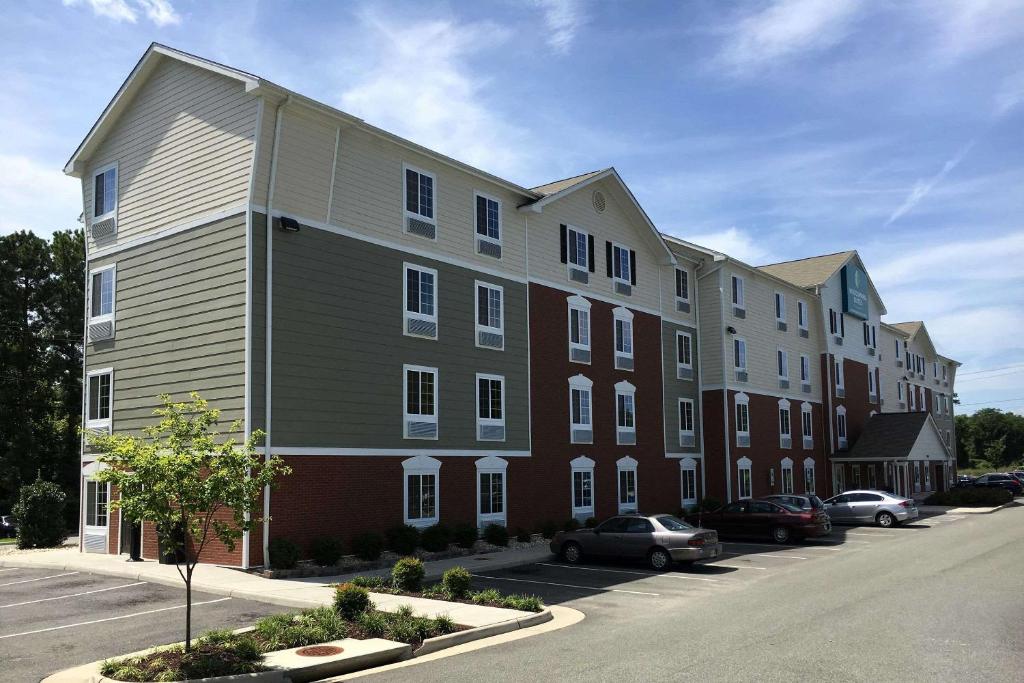 WoodSpring Suites Richmond West I-64 photo 3