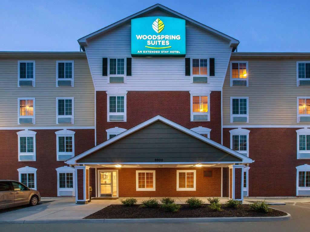 WoodSpring Suites Richmond West I-64 photo 4