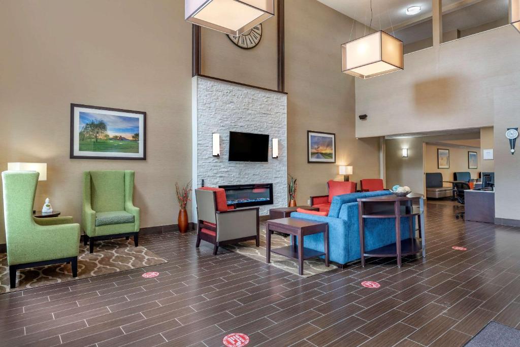 Comfort Suites Auburn near I-69 photo 3