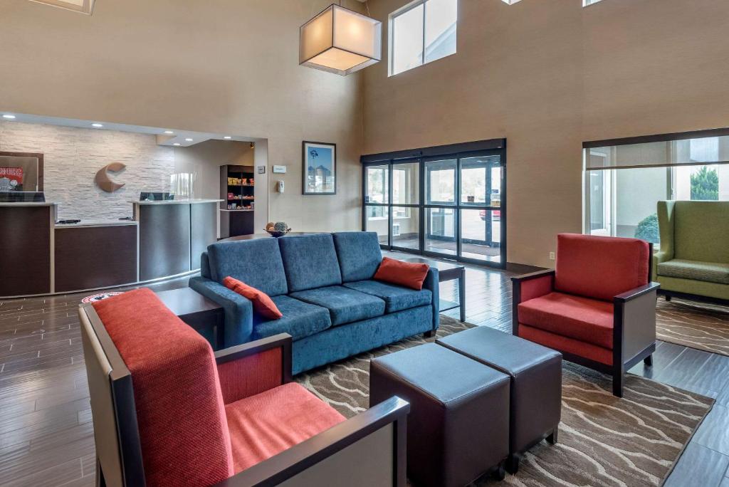 Comfort Suites Auburn near I-69 photo 4