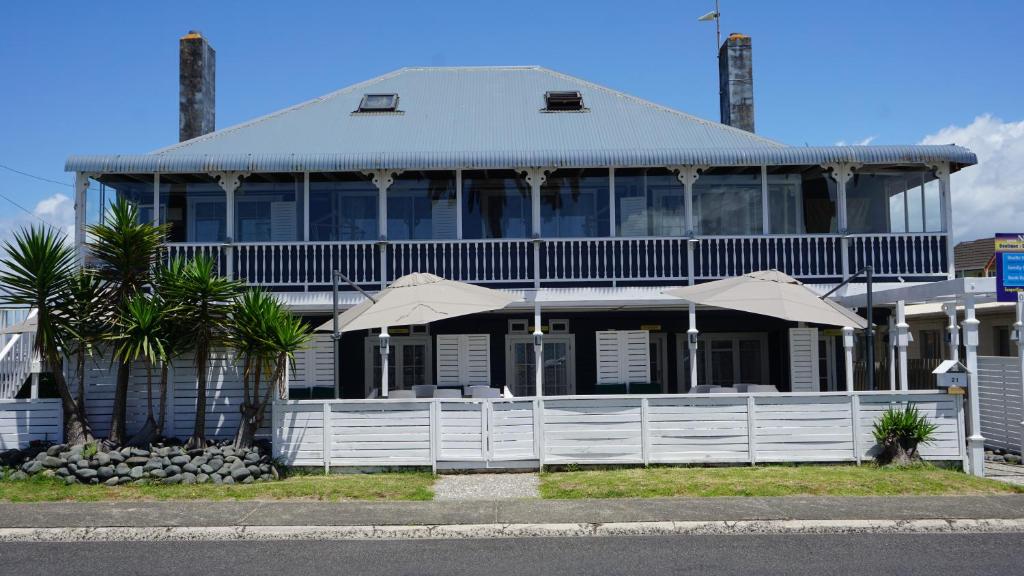 Nana Glads Beachfront Accommodation photo 2