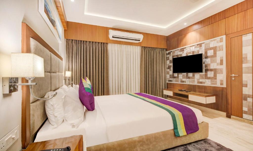 Двухместный ([Sanitized] Standard Double Room), Treebo Tryst Tahoora International