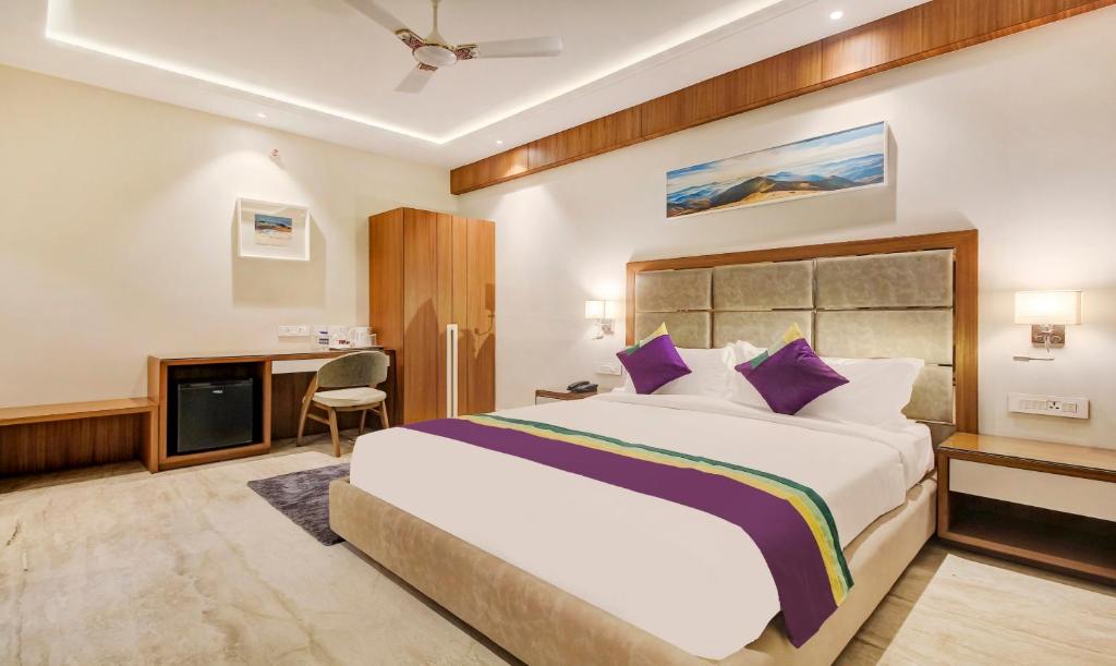 Двухместный ([Sanitized] Standard Double Room), Treebo Tryst Tahoora International