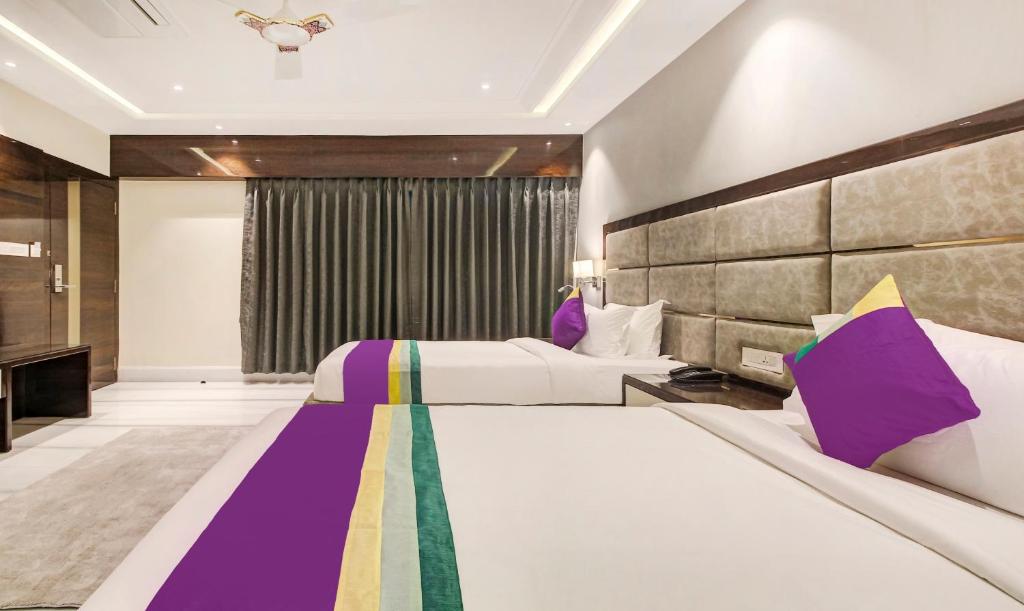 Двухместный ([Sanitized] Deluxe Double Room), Treebo Tryst Tahoora International
