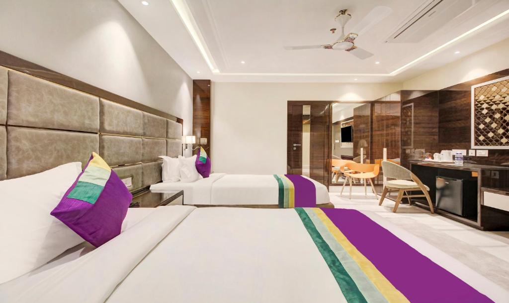 Двухместный ([Sanitized] Deluxe Double Room), Treebo Tryst Tahoora International