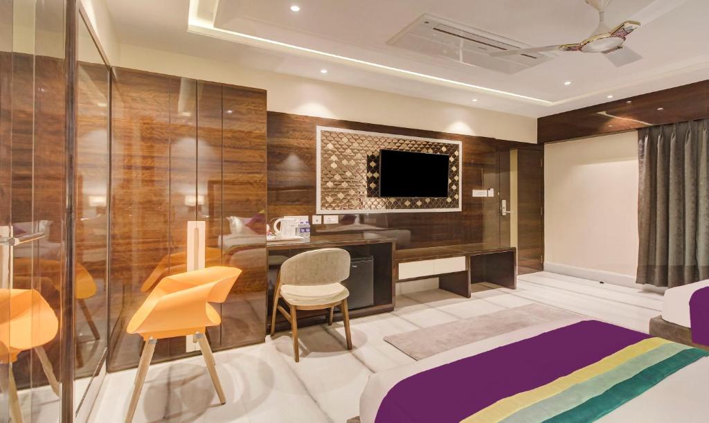 Двухместный ([Sanitized] Deluxe Double Room), Treebo Tryst Tahoora International