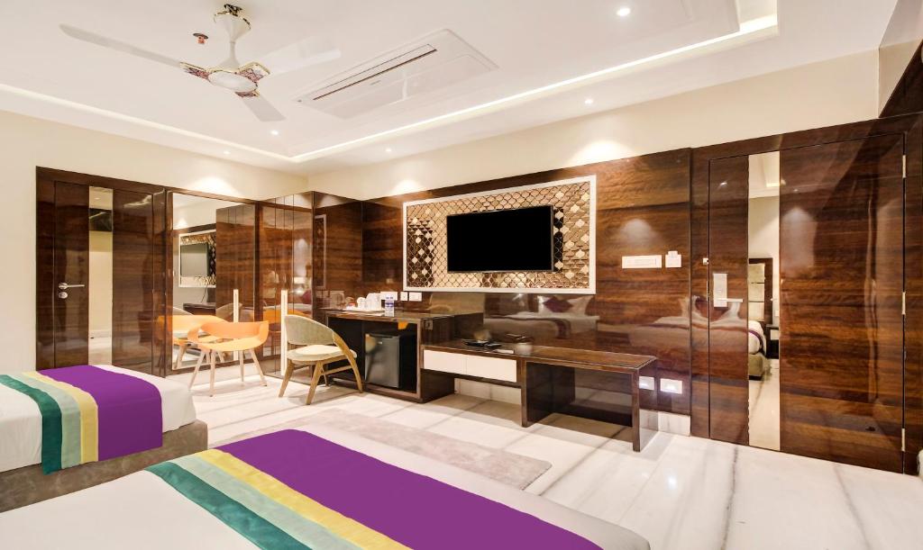 Двухместный ([Sanitized] Deluxe Double Room), Treebo Tryst Tahoora International