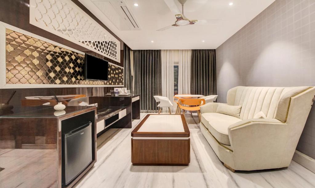 Двухместный ([Sanitized] Superior Double Room), Treebo Tryst Tahoora International