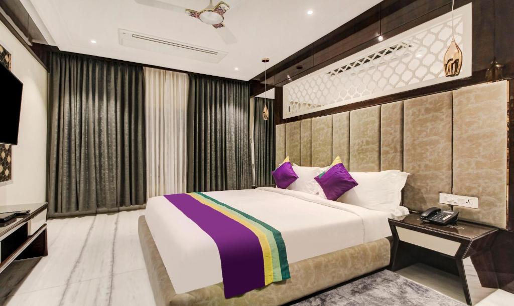 Двухместный ([Sanitized] Superior Double Room), Treebo Tryst Tahoora International